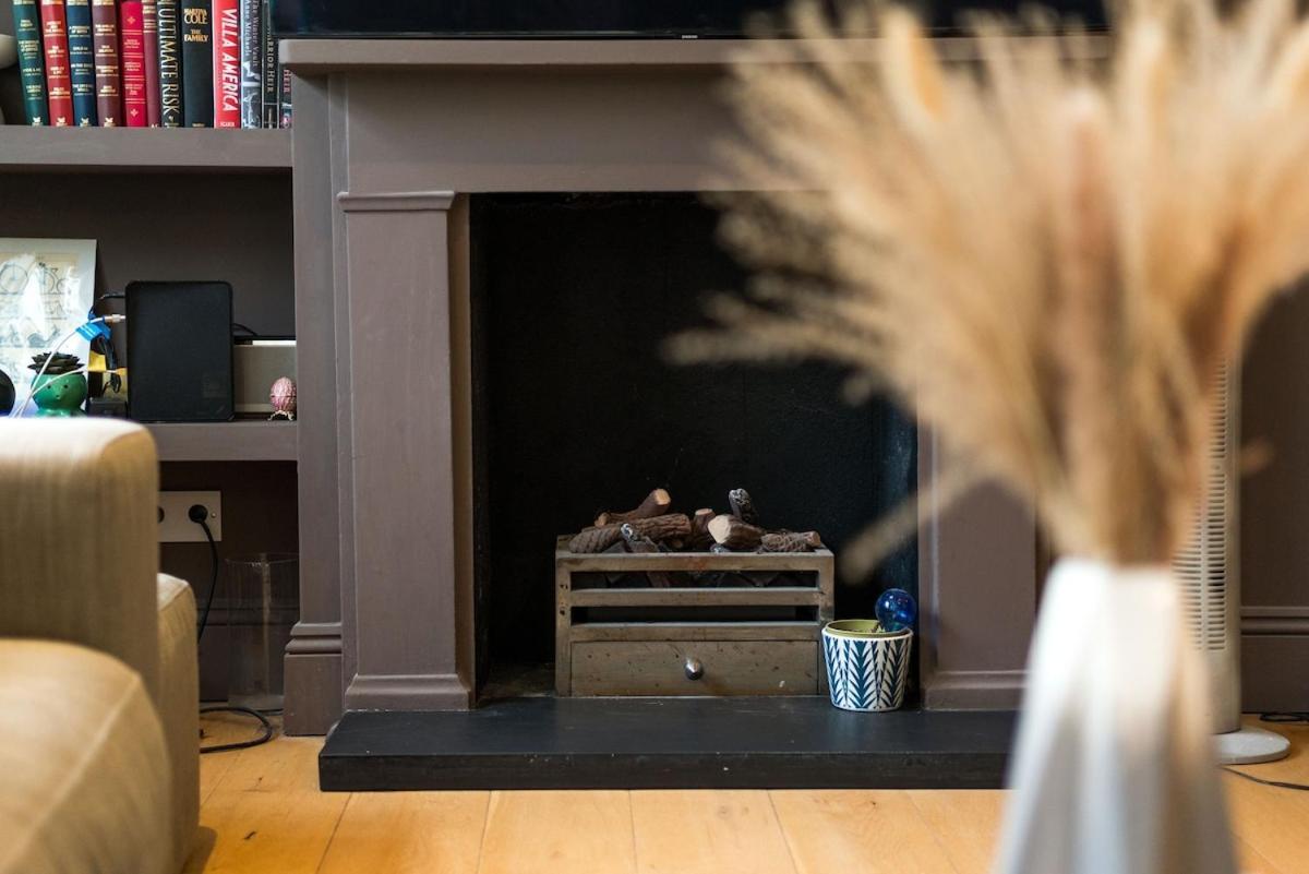 Marvelous 2 Bedroom Notting Hill Apartment