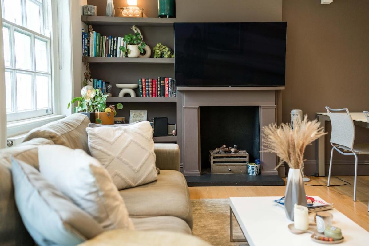 Marvelous 2 Bedroom Notting Hill Apartment *
