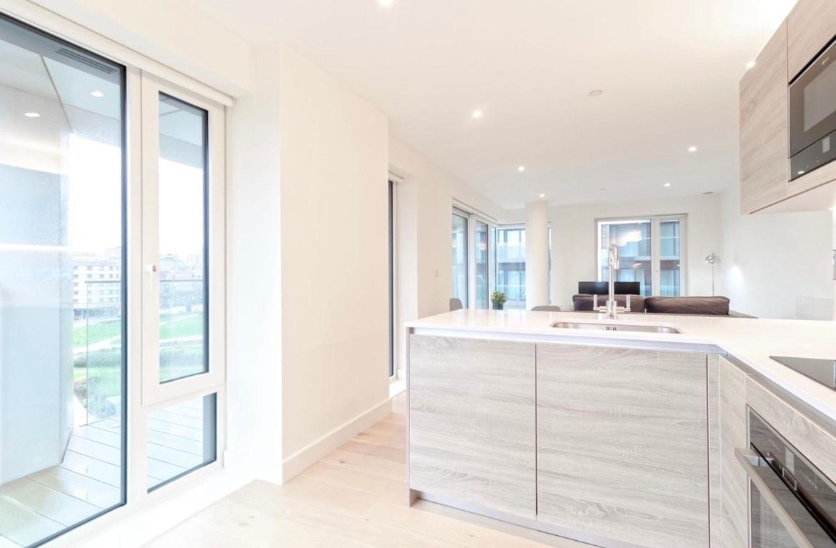 Luxury 2 Bedroom In *