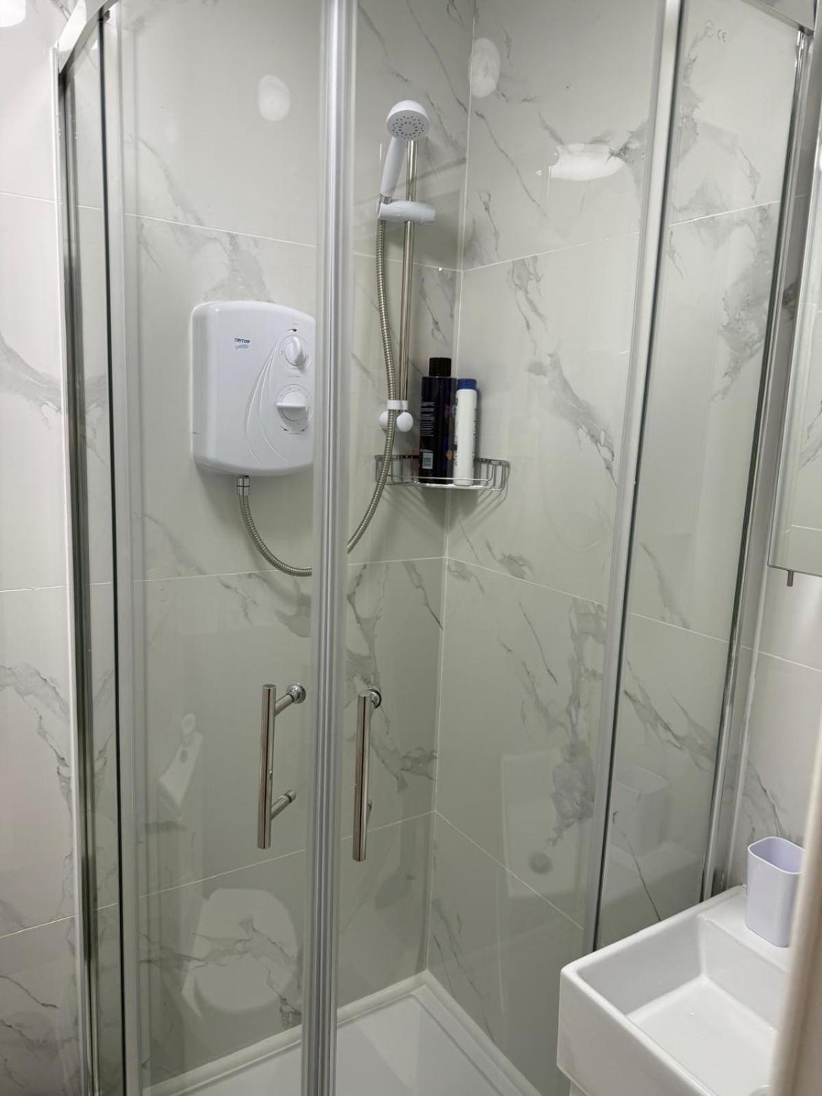 Luxury In Victoria, 7 Minutes Walk To Victoria Station, 4 Privat overnatting London