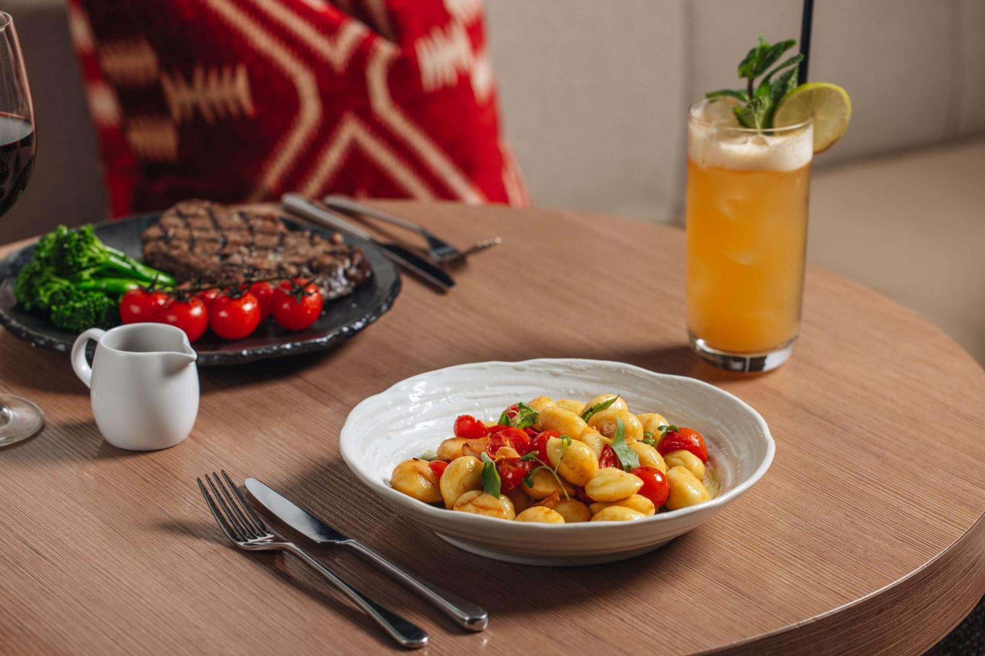 Hotel Radisson Blu Hotel, Bond Street 4*