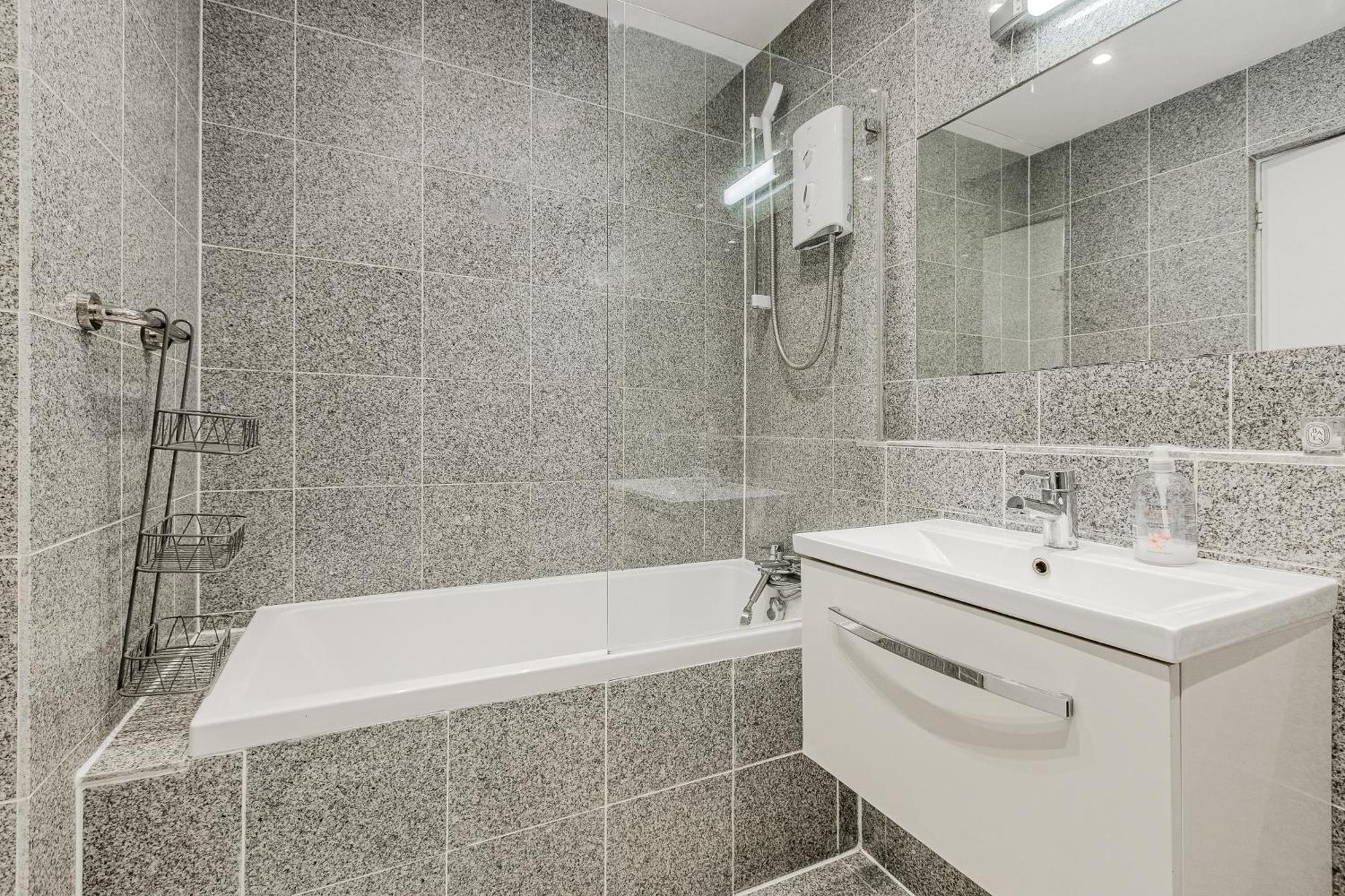 Apartment Stunning 2br Flat Btw Soho & Covent Garden *