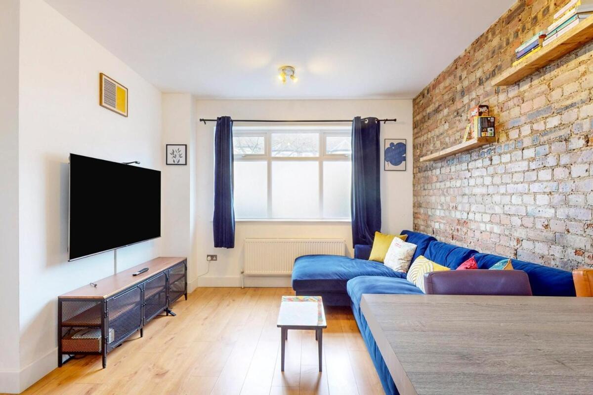Spacious & Comfortable 2br Close To Stratford Apartment