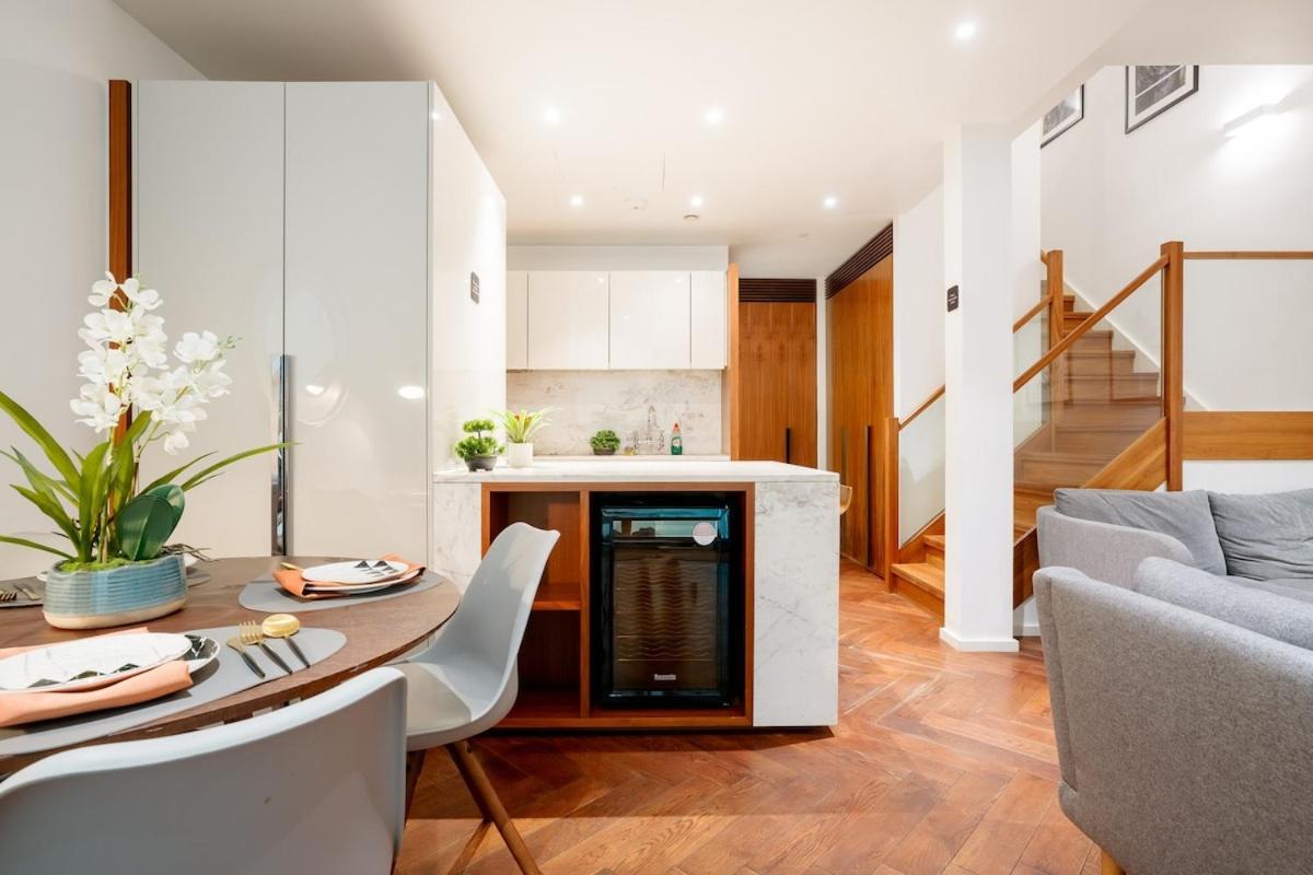 Luxury 2brs Maisonette Near Battersea Power * London