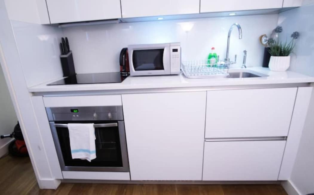 Cosy Right At Liverpool Street Station! Apartment