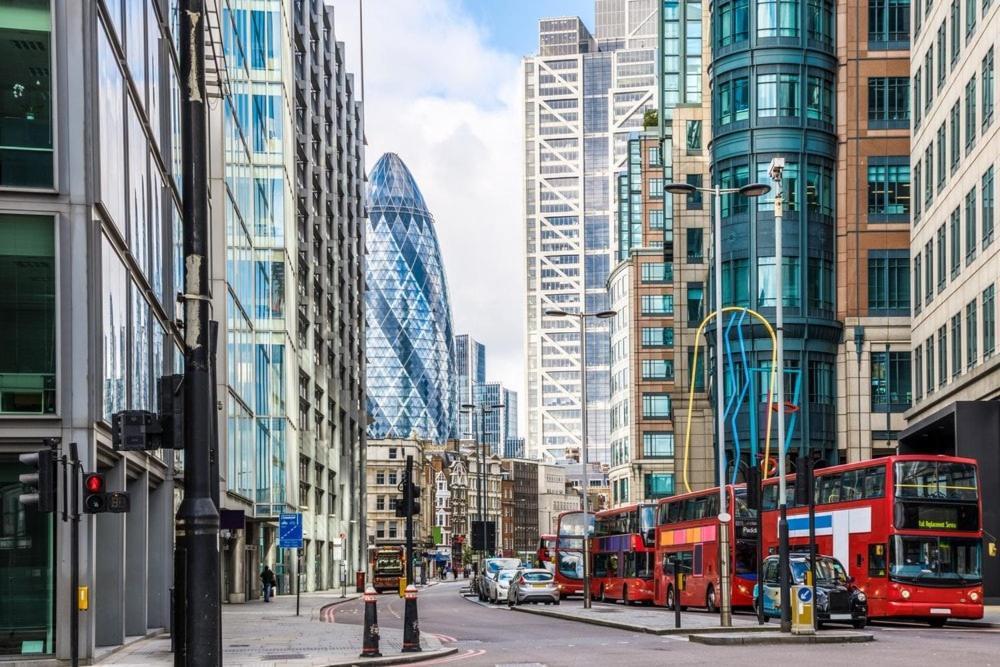 Cosy Right At Liverpool Street Station! Apartment London