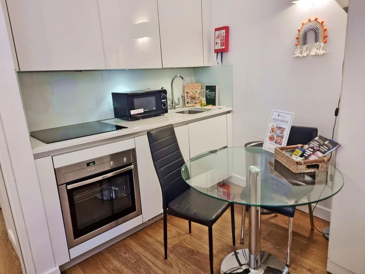 Cosy Right At Liverpool Street Station! London