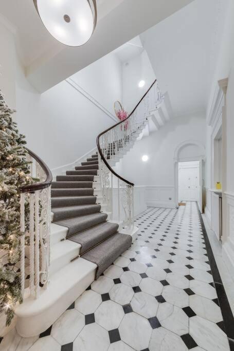 Elegant 1 Bedroom Lower Ground On Harley Street 1h Apartment
