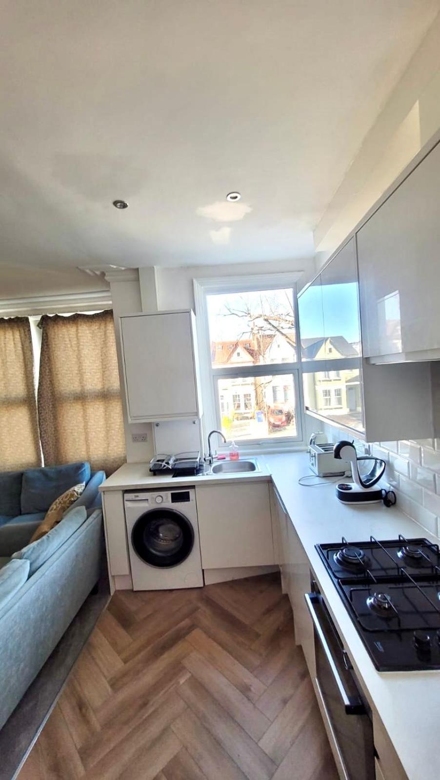 Two Bedroom Flat In * Londen