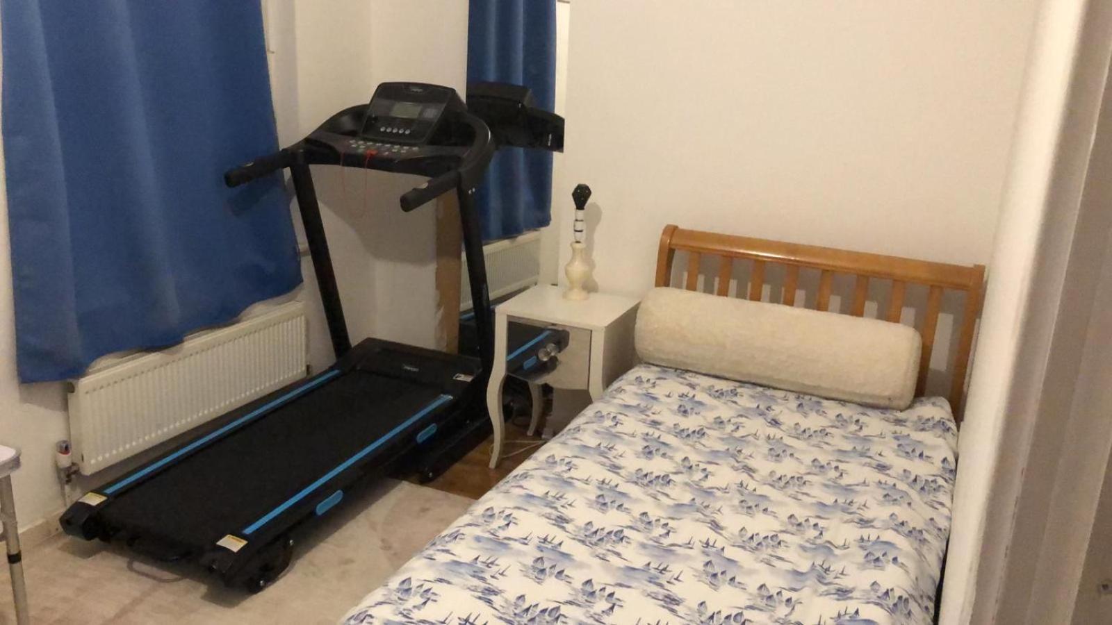 Prime Location - Cosy Dedicated Bathroom - Female Only Accommodatie bij particulieren