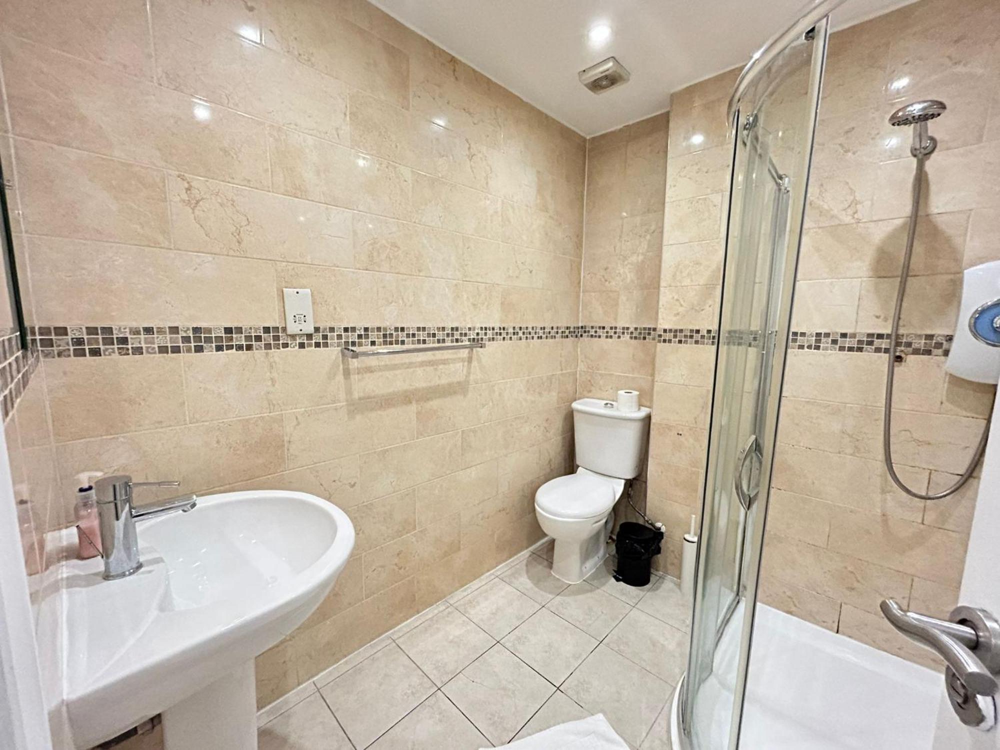 One Bedroom Flat Victoria