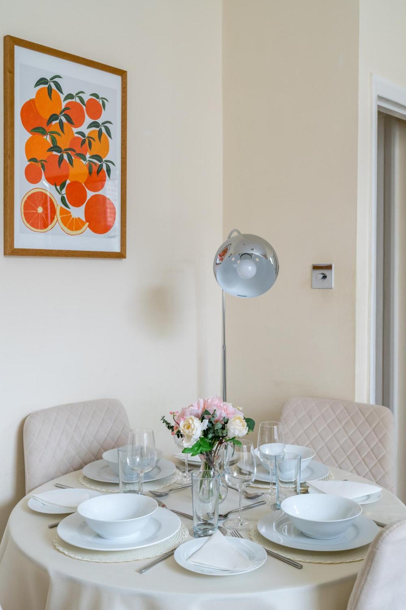 Notting Hill & Hyde Park, Prime Location, Cozy 2-3 Bed Apartment, Close To Kensington Palace & Oxford St,1 Minute To Tube London