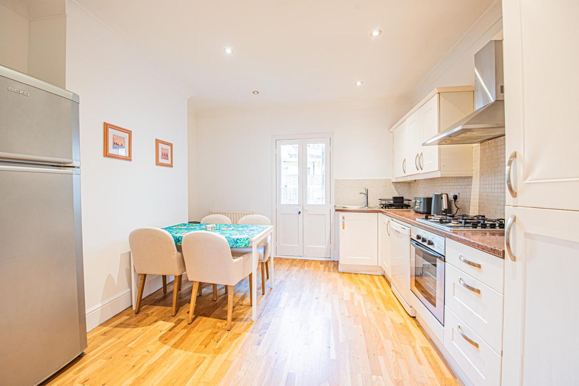 Stylish 3-bed In Prime Fulham Location London