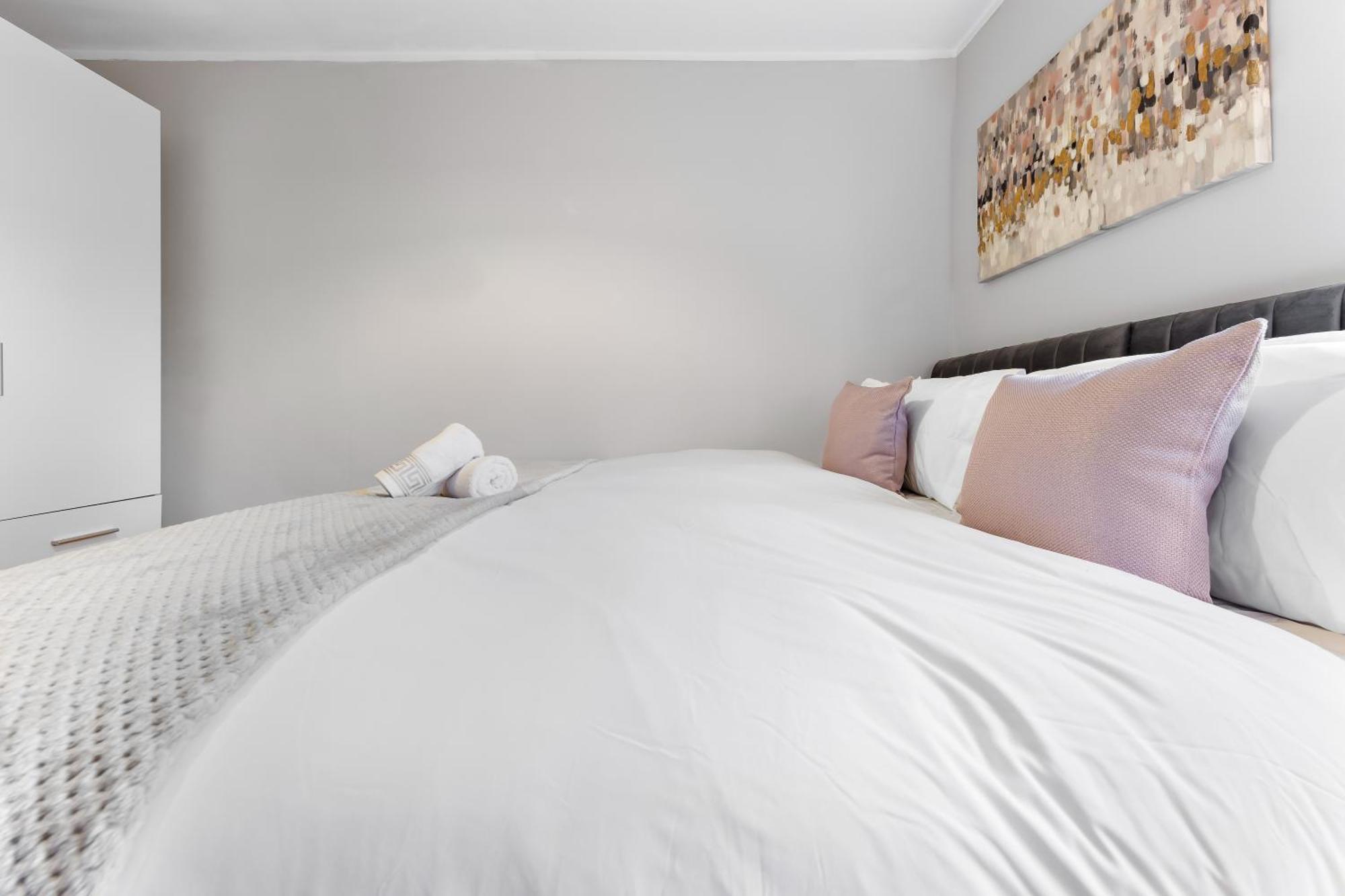 Elegant Retreat - Sleeps 6 - Close To Putney & Stamford Bridge *