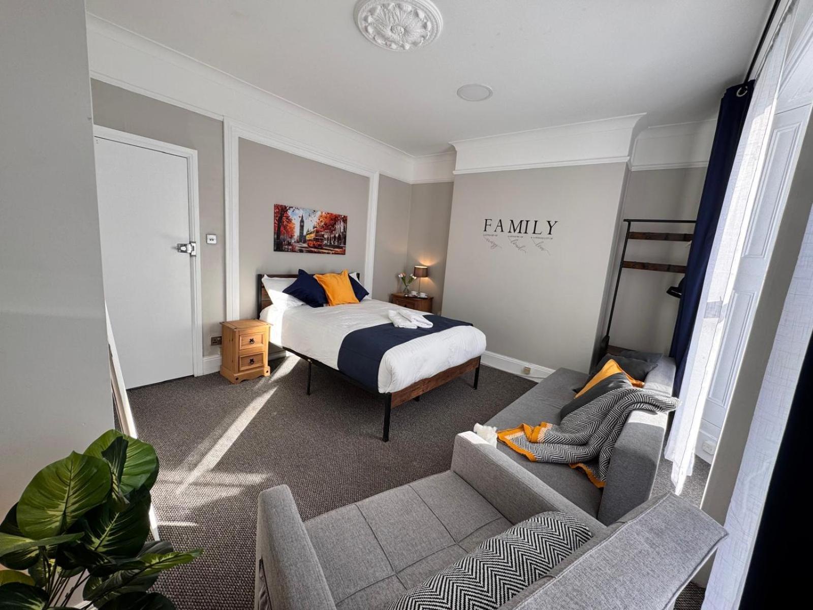 Gasthuis Luxury And Stylish Ensuits Londen