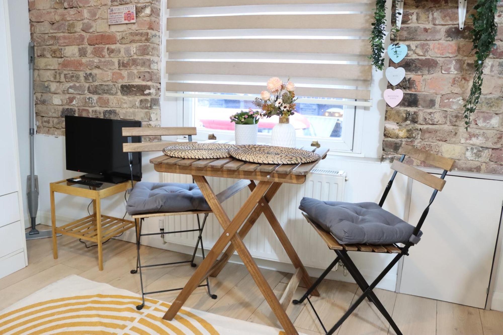 Stylish - Private Bathroom, 15mins To London! * Londen