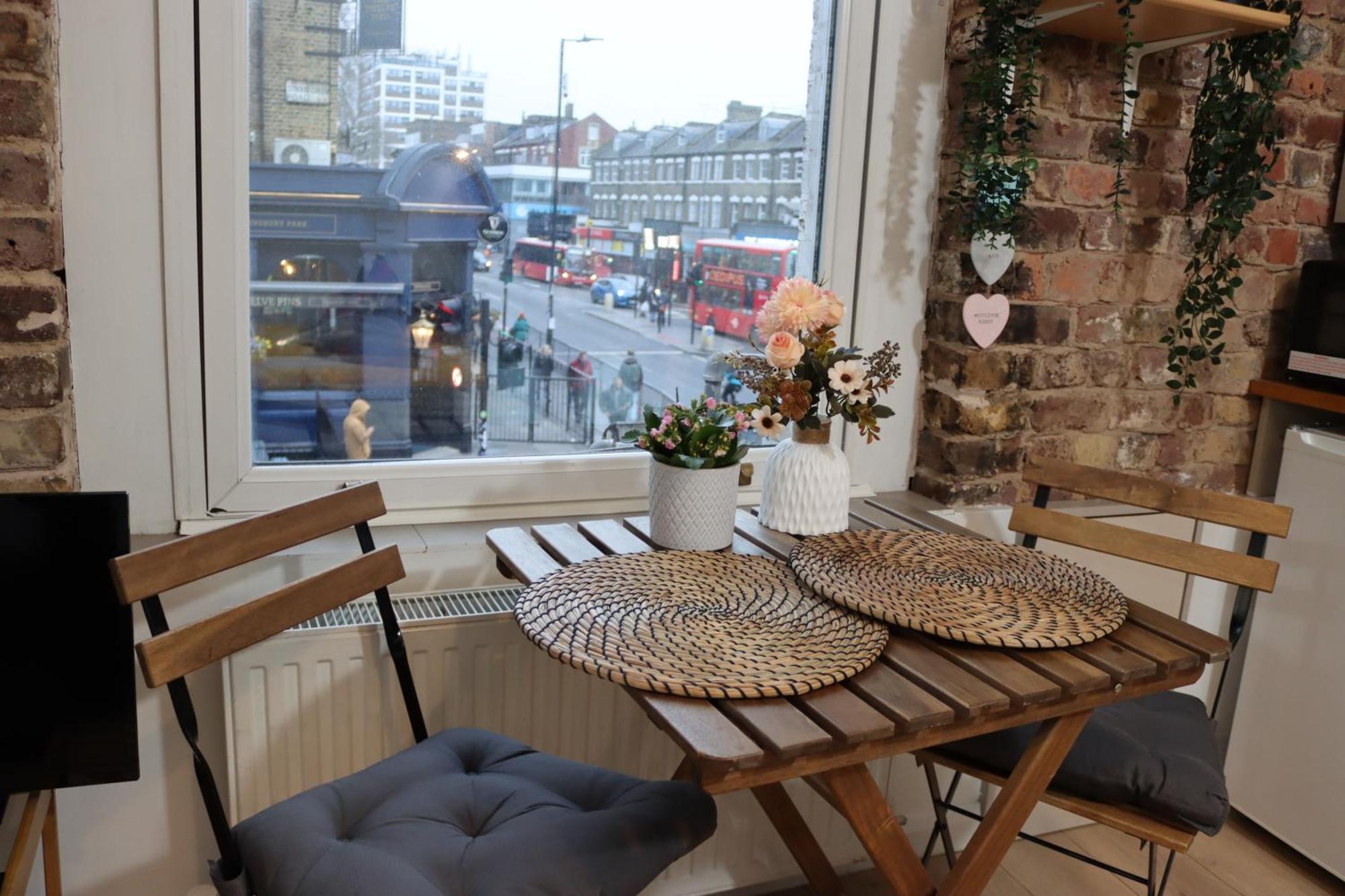Stylish - Private Bathroom, 15mins To London! Appartement