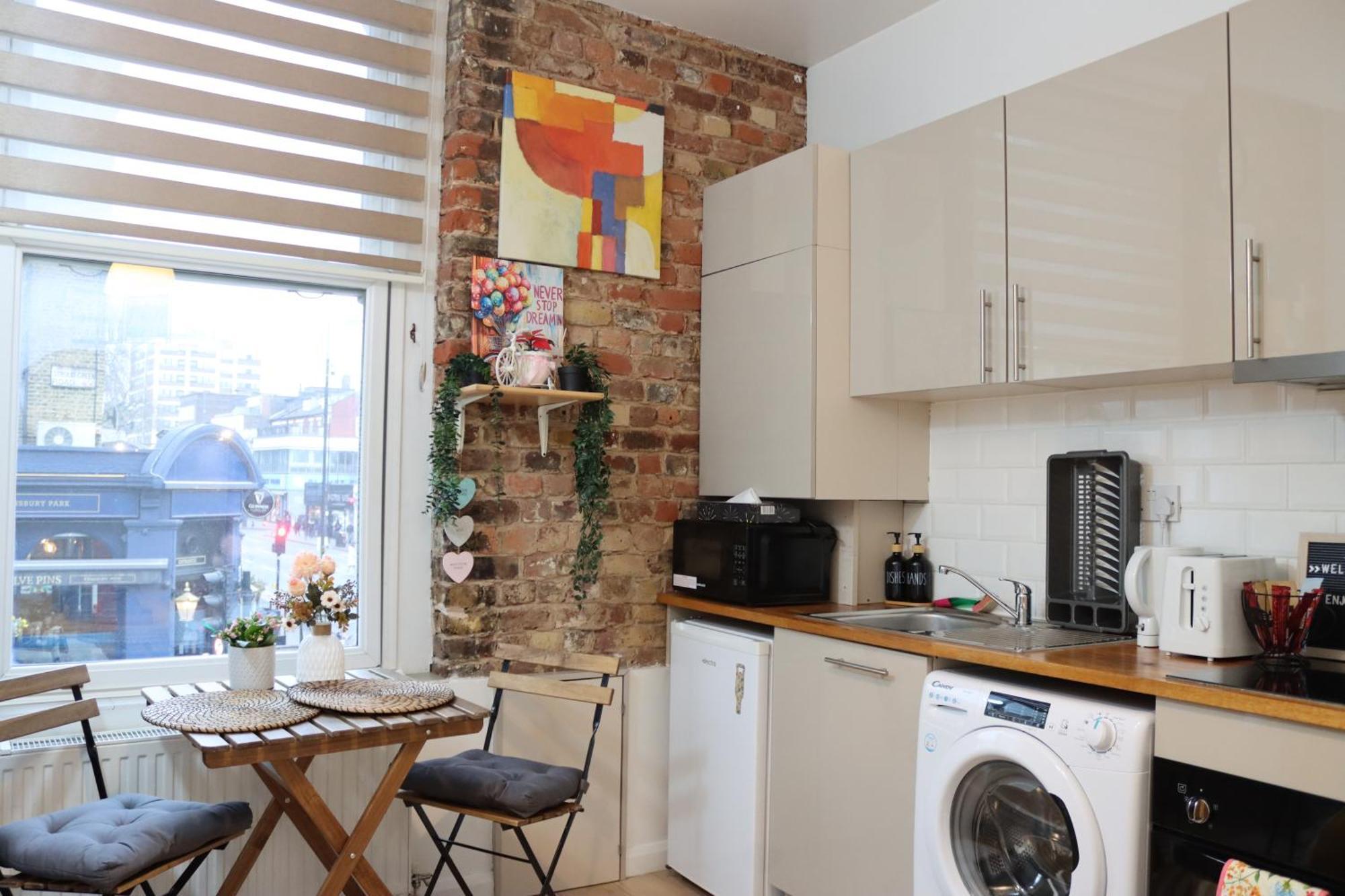 Stylish - Private Bathroom, 15mins To London! *