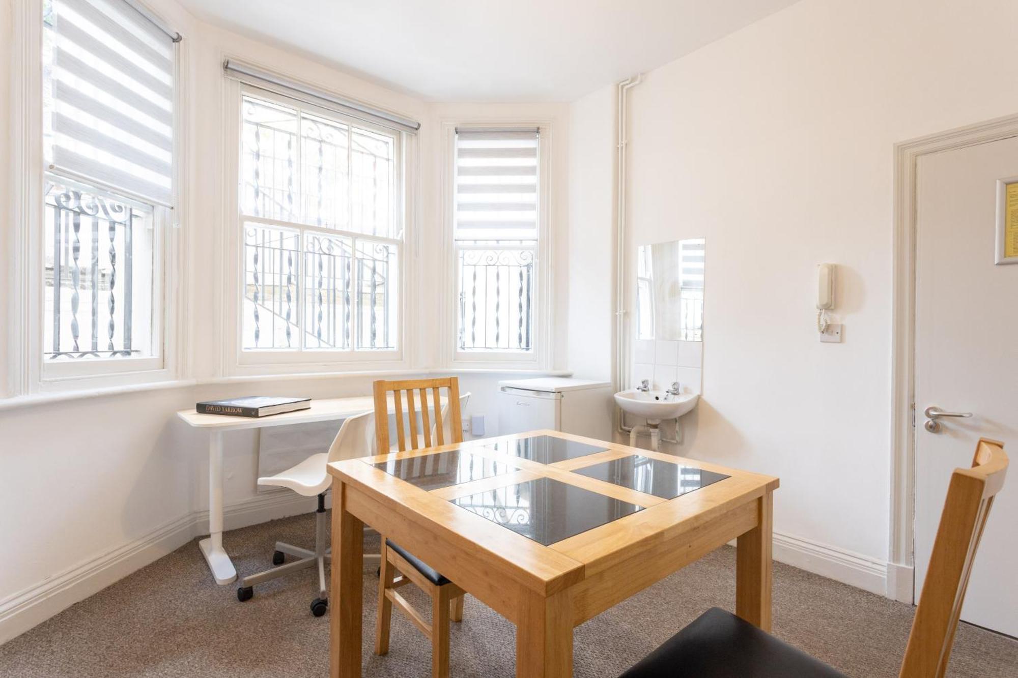 270 Earls Court Road London