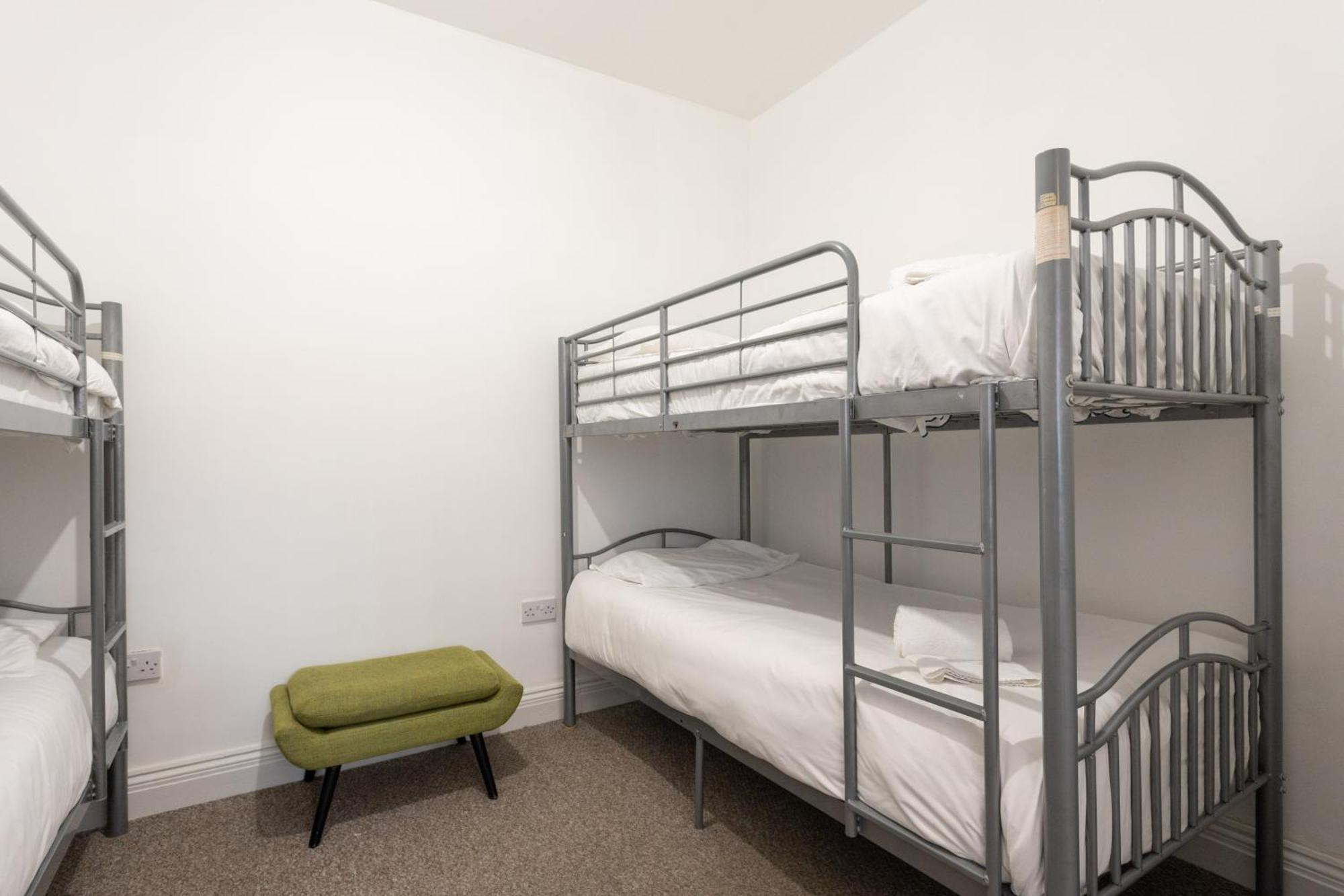 270 Earls Court Road Hostel *