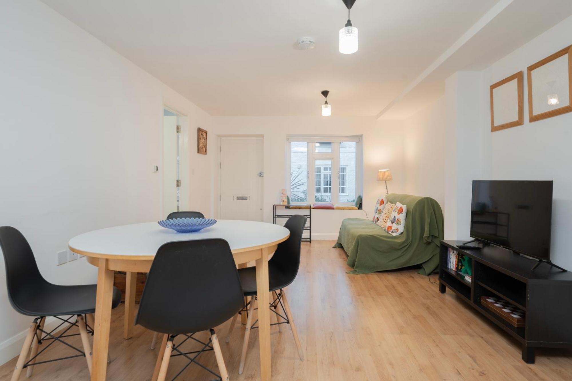 Modern One Bedroom Flat In Leilighet London