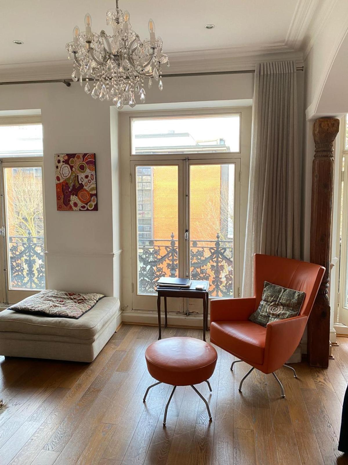 Opposite Natural History Museum Apartment