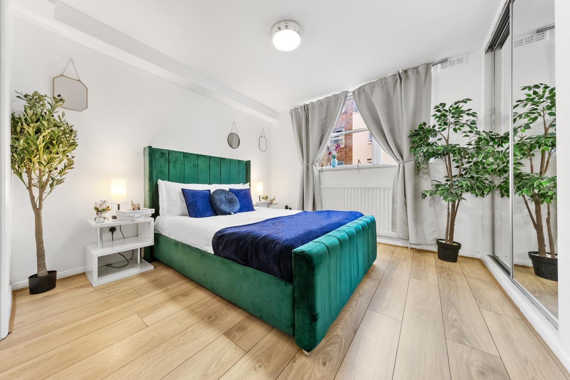 The Queensborough By Hyde Park Apartment