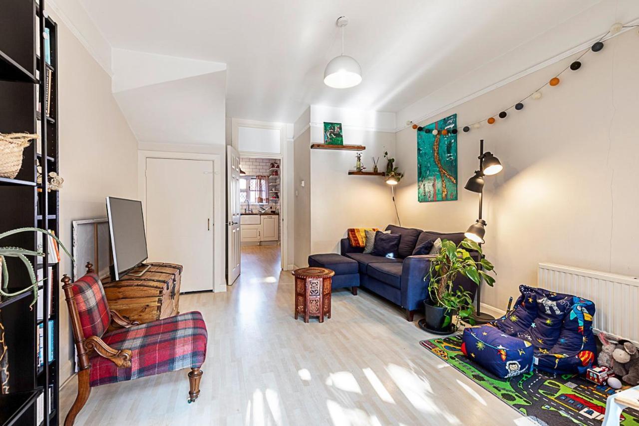 Leilighet Stylish & Spacious 3-bed In Vibrant Bow