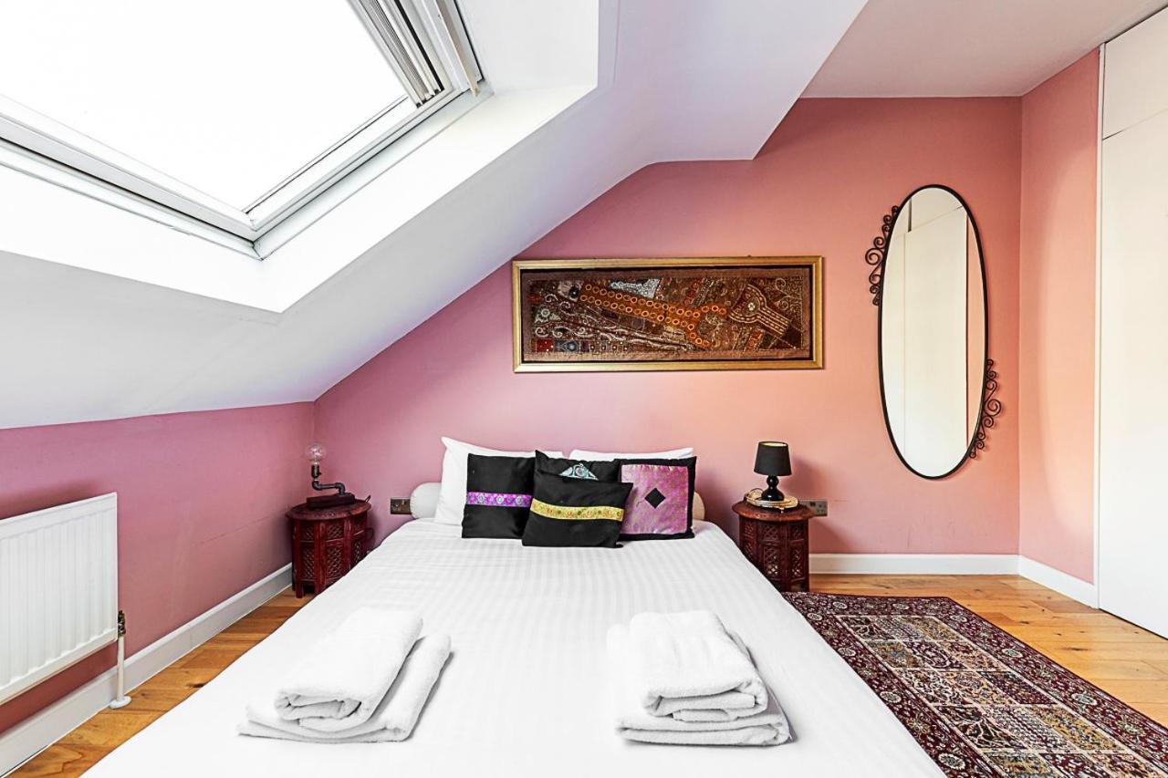 Stylish & Spacious 3-bed In Vibrant Bow Leilighet