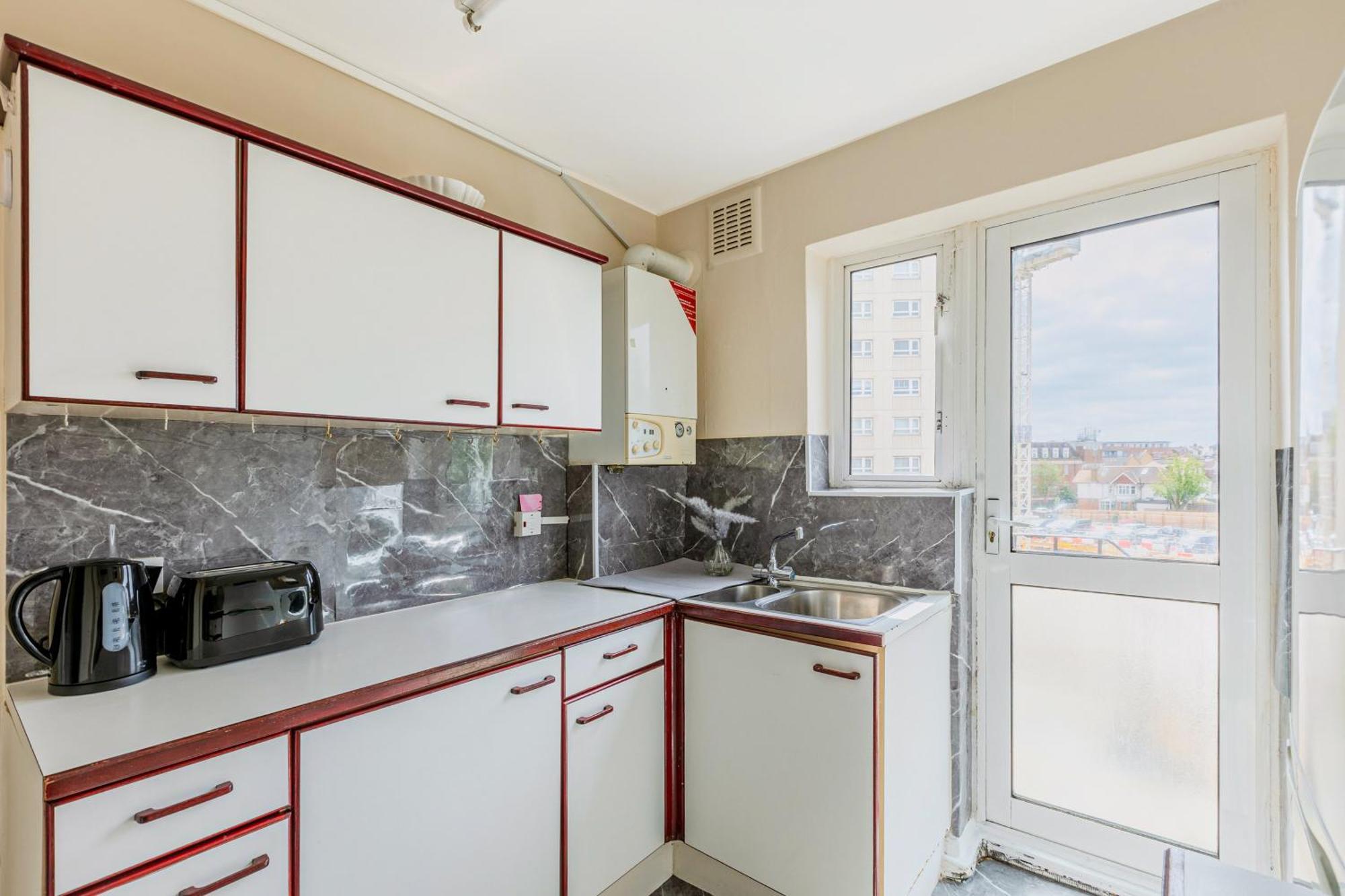 Charming 2br With Communal Garden In Acton
