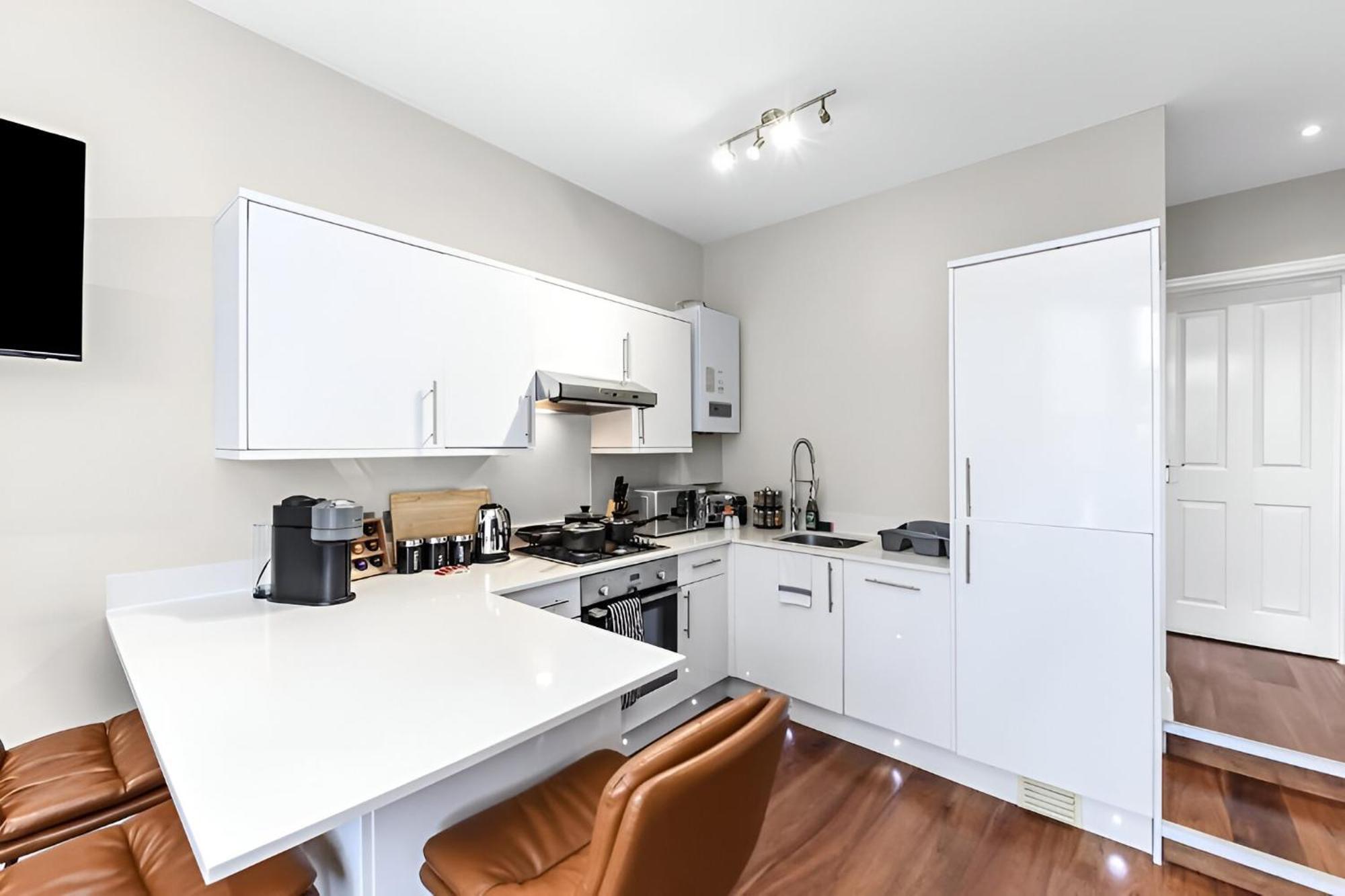 Apartment Sleek & Stylish Urban Escape-ideal For 3! London
