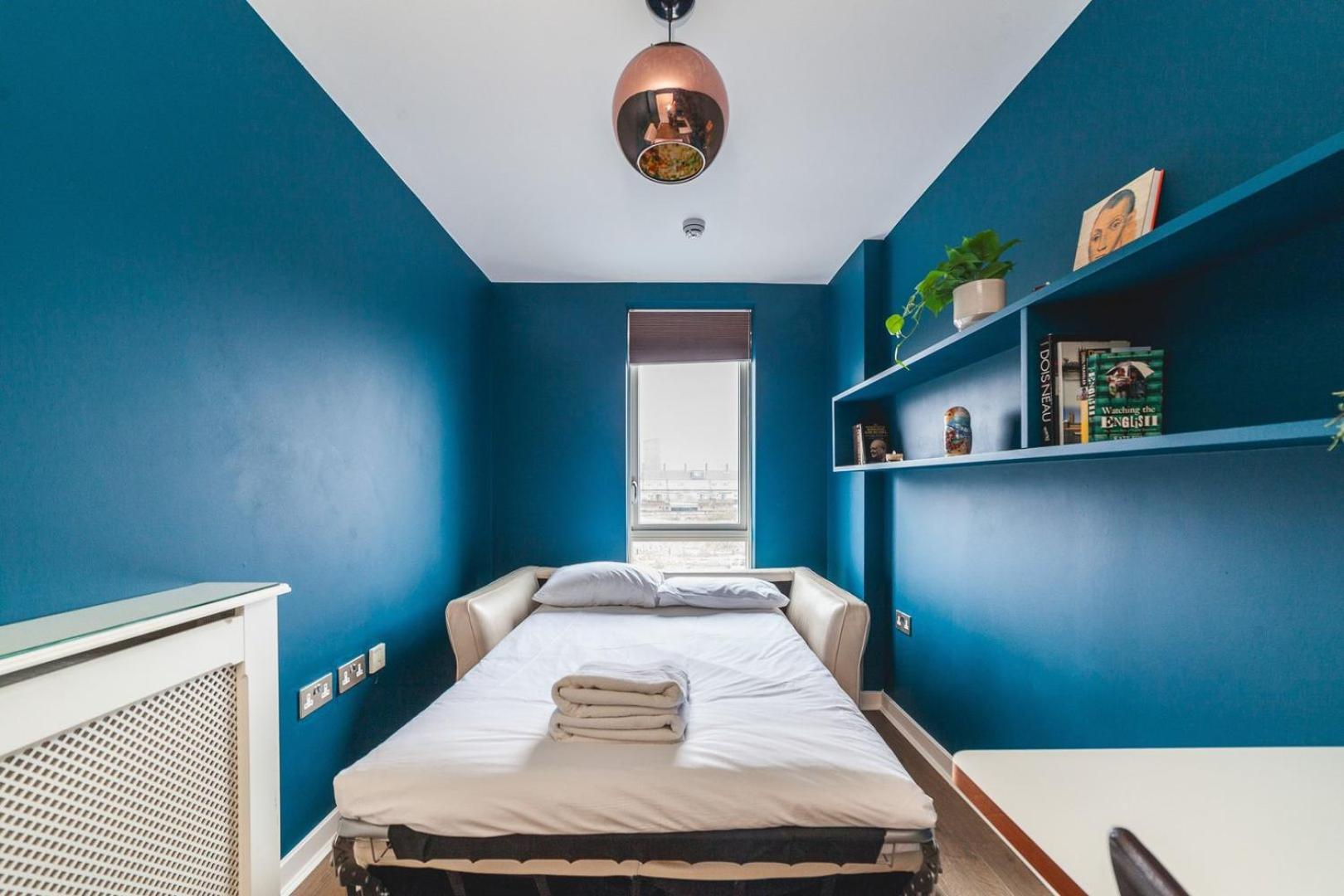 Appartement Cosy 2-bed Poplar Flat W/ Views Londen