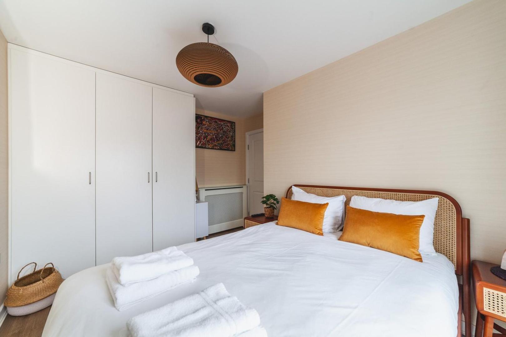 Appartement Cosy 2-bed Poplar Flat W/ Views Londen