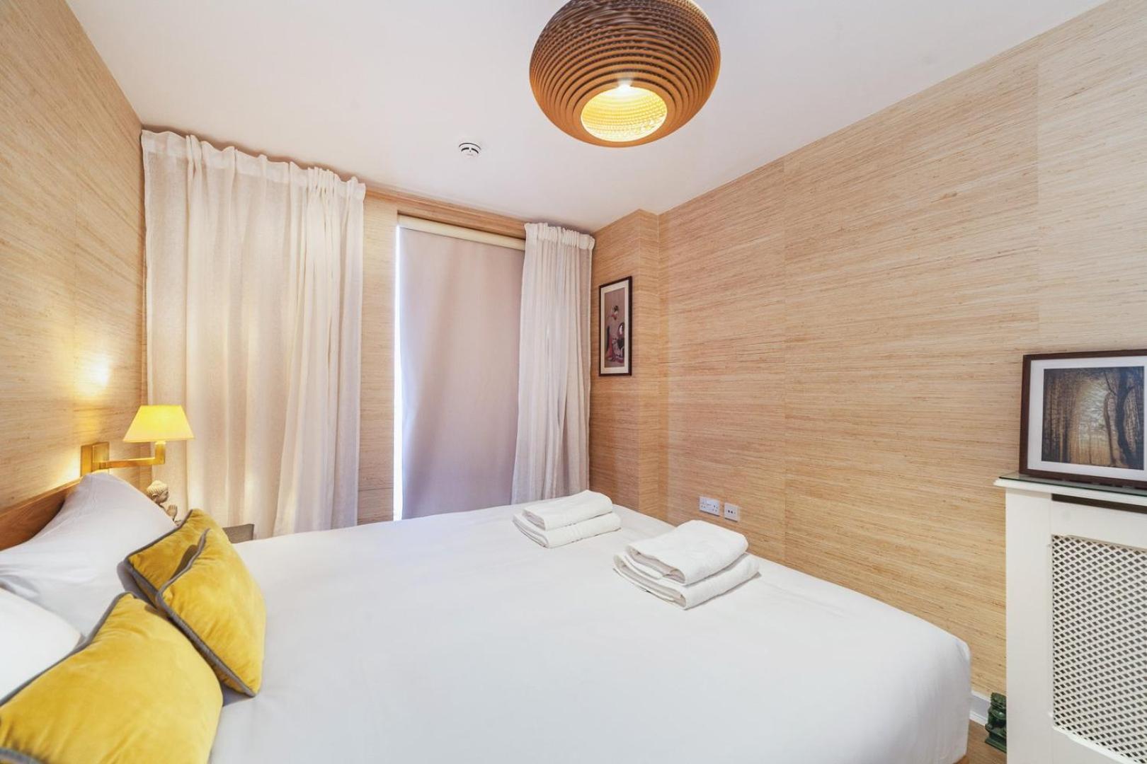Cosy 2-bed Poplar Flat W/ Views Londen