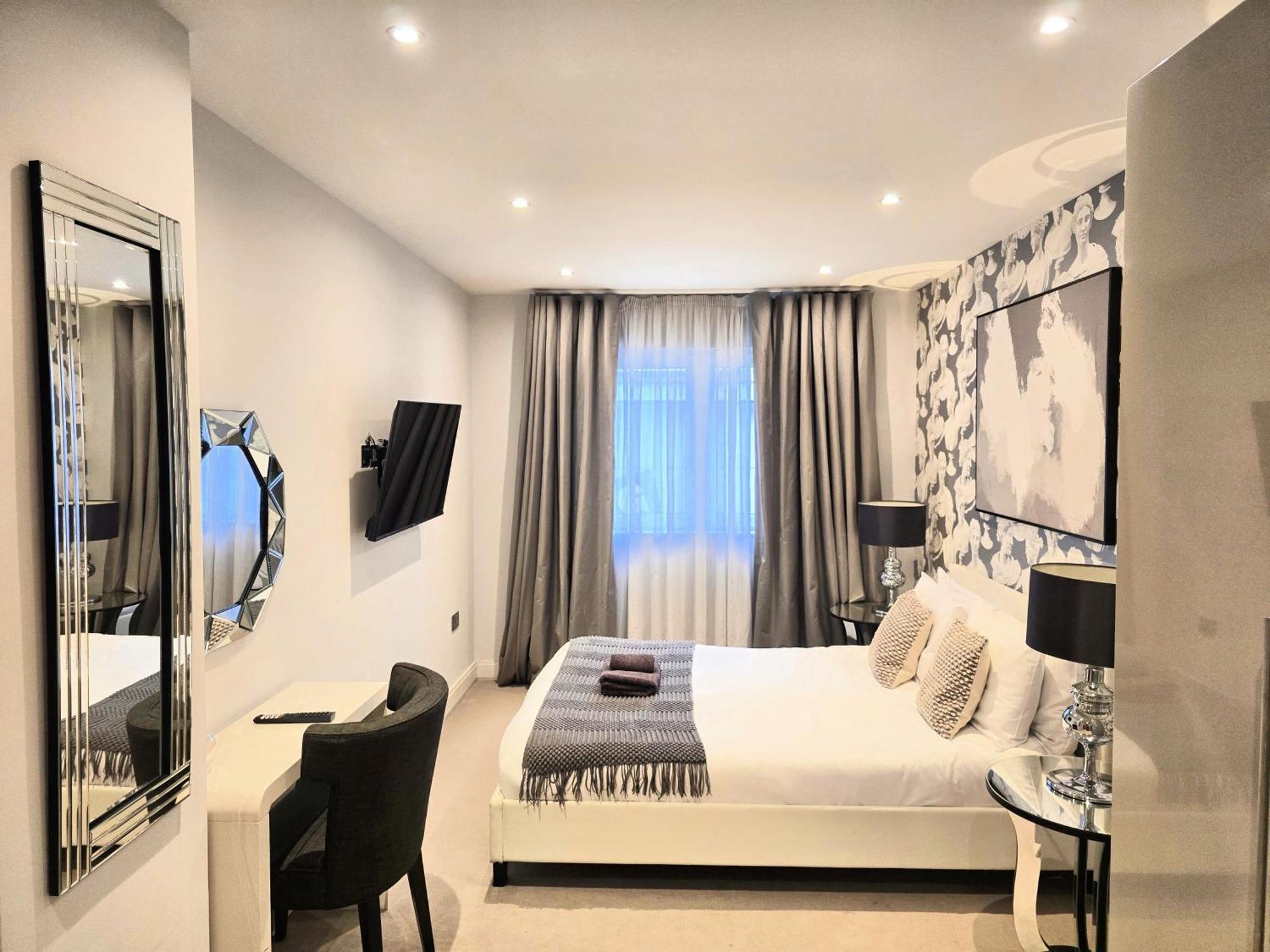Modern 2-bed, 2-bath, Clapham Junction, Parking Spot Included * London