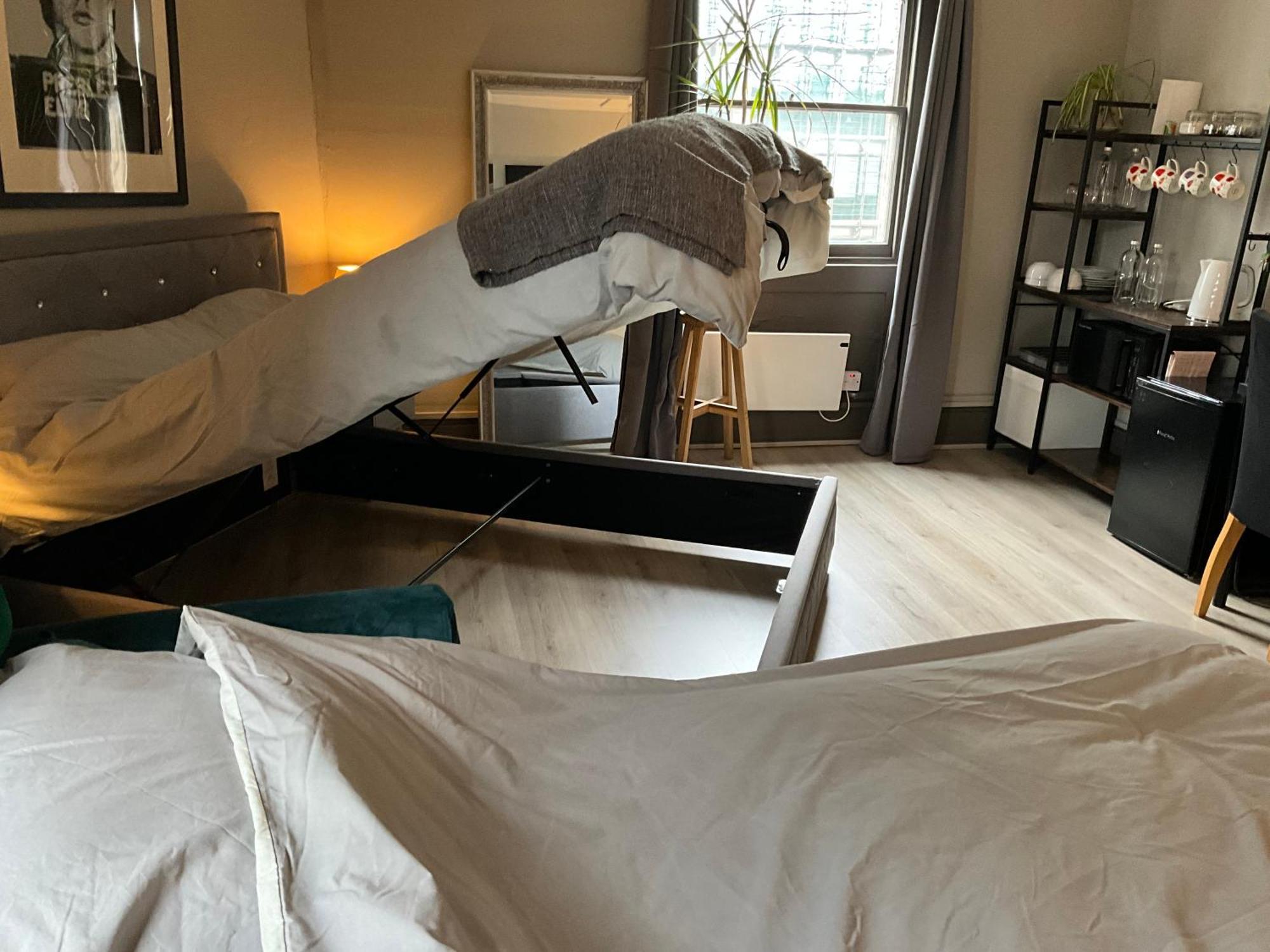 3 Flat Share Fitzrovia, * Londen
