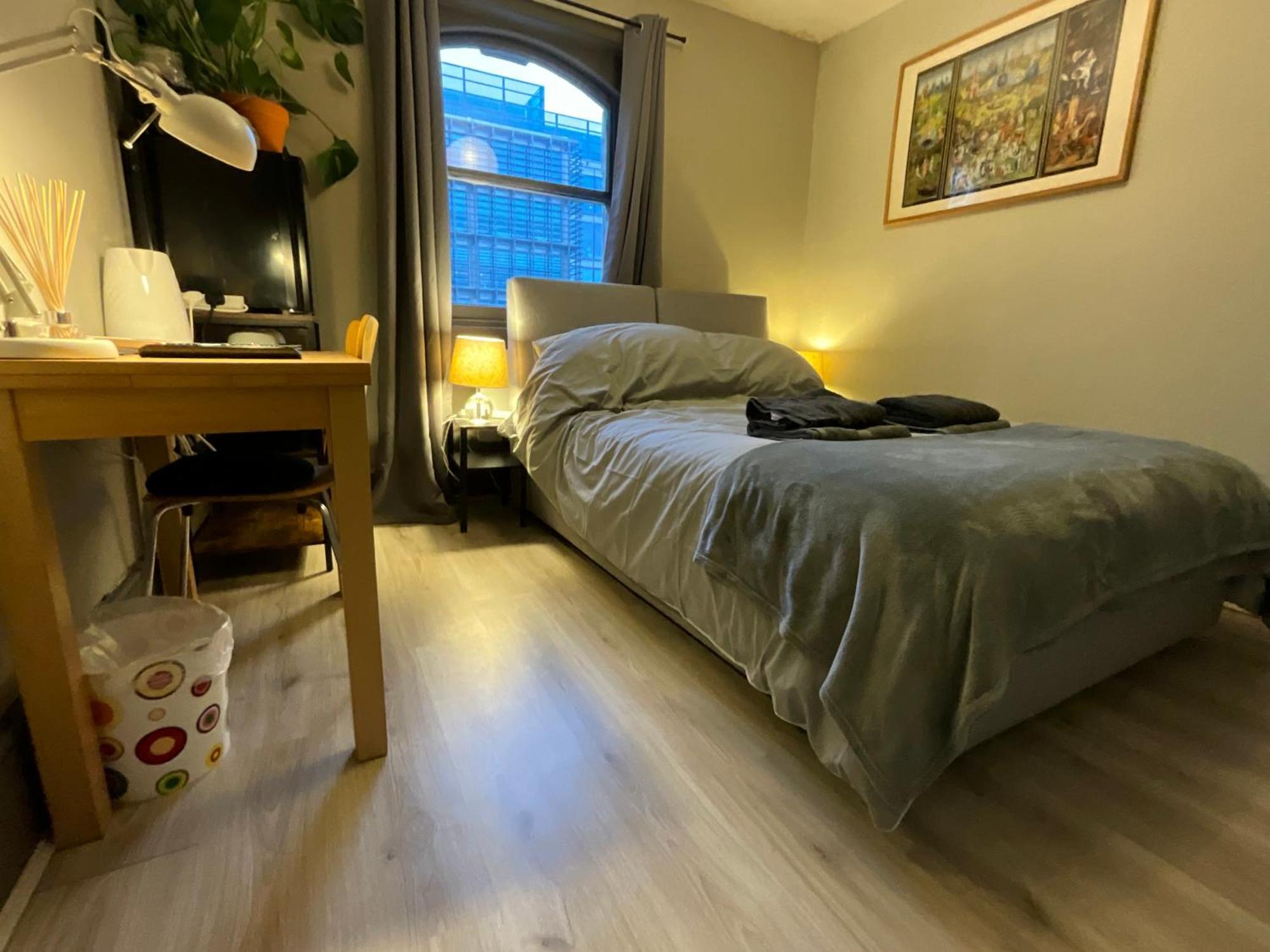 3 Flat Share Fitzrovia, Appartement Londen