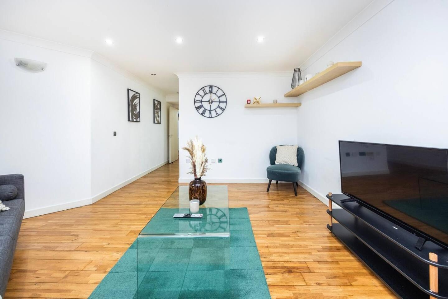 Ferienhaus Chic Steps From Liverpool Street *
