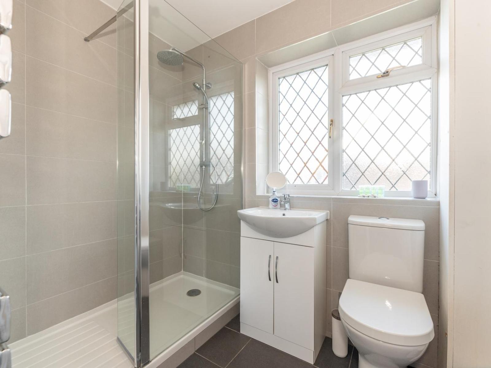 Pass The Keys Bright Spacious 4br House Elizabeth Line * London