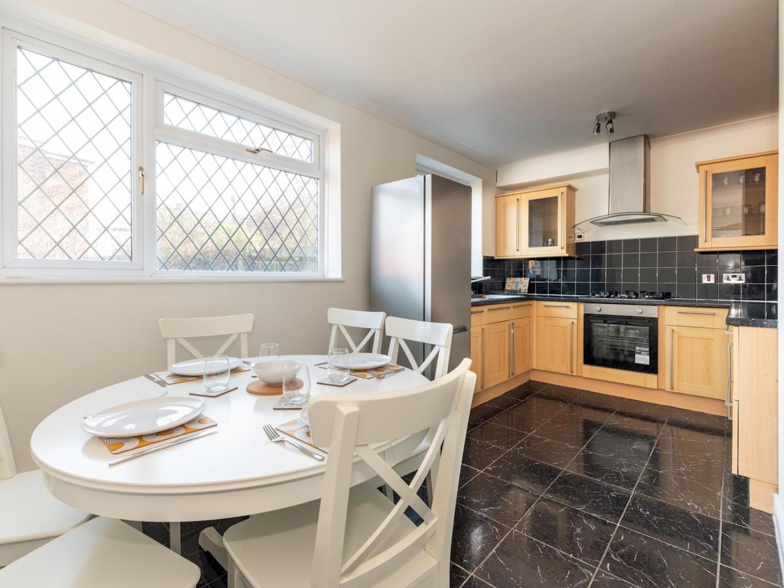 Pass The Keys Bright Spacious 4br House Elizabeth Line Holiday home