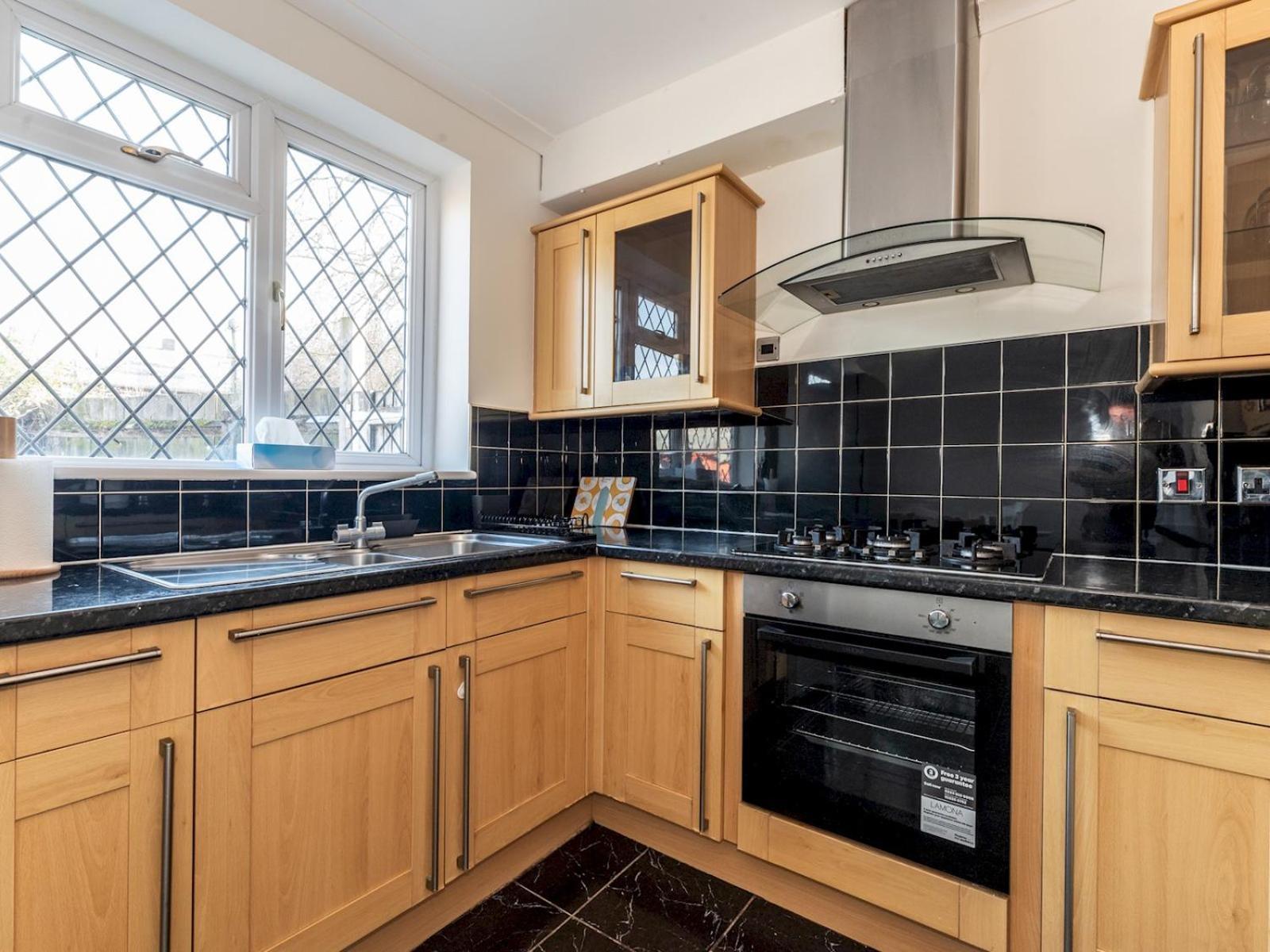 Pass The Keys Bright Spacious 4br House Elizabeth Line Holiday home London