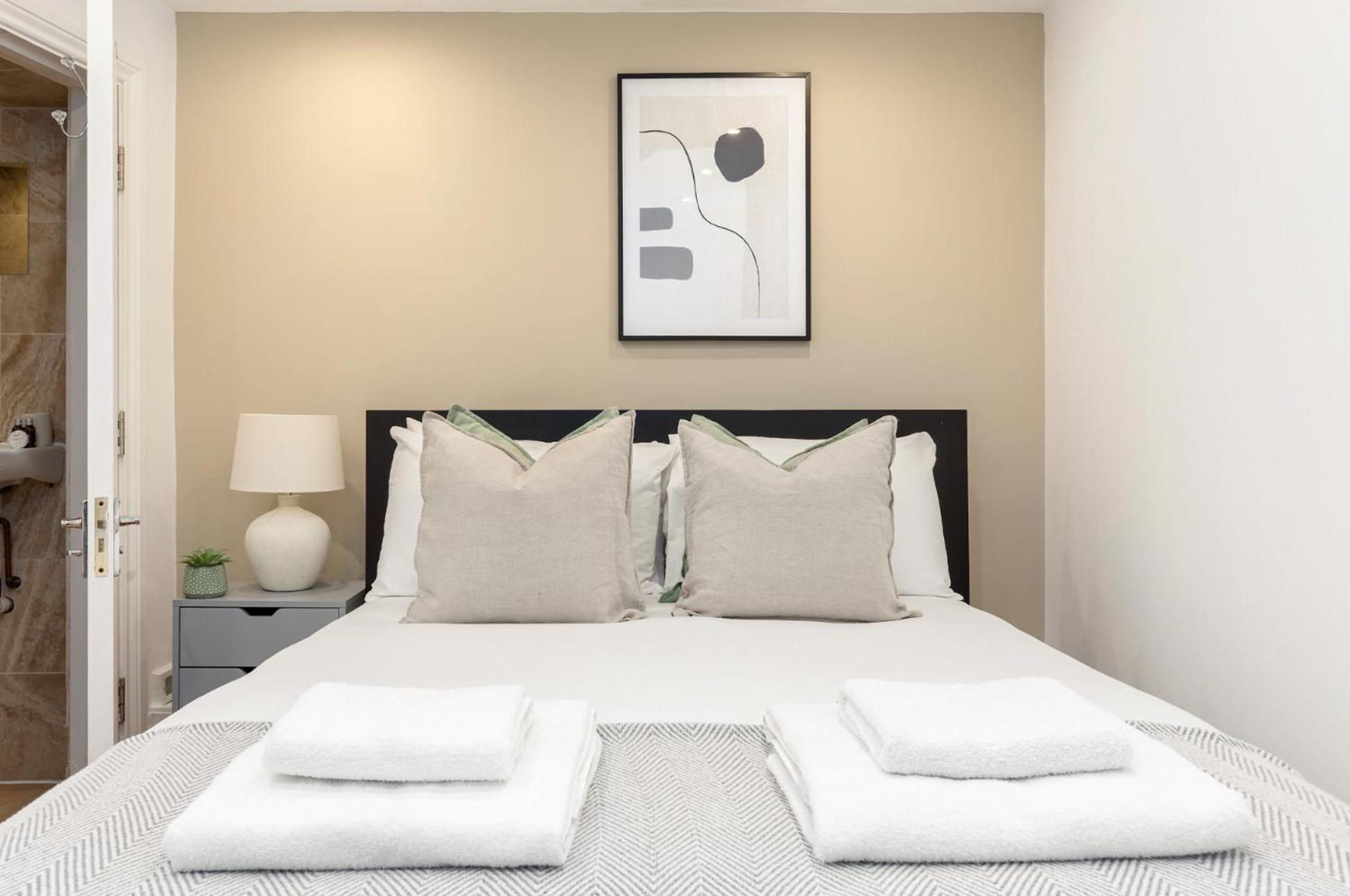 2 Bed Flat Near Camden Market London