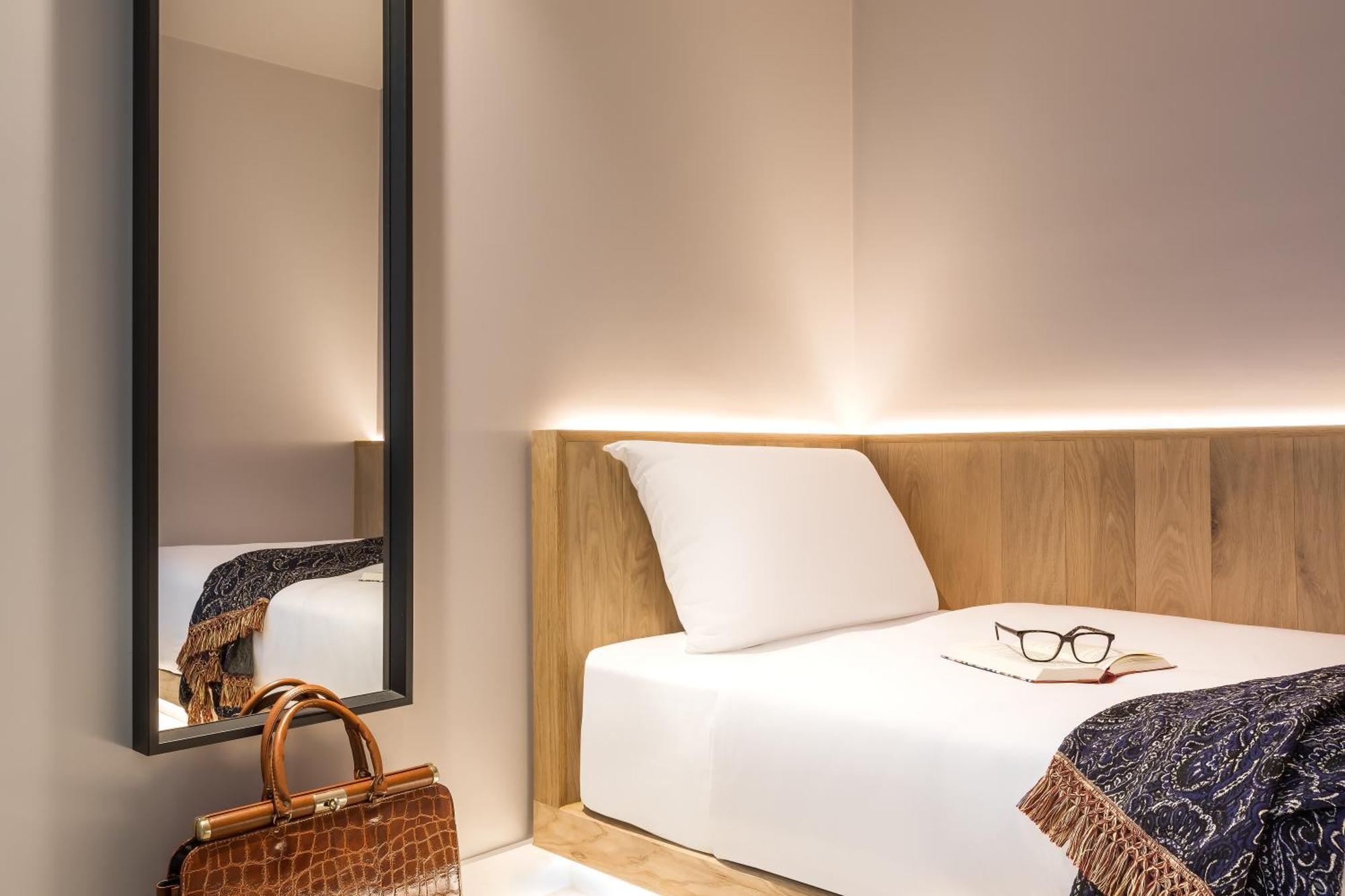 Hotel Zedwell Underground Tottenham Court Rd London