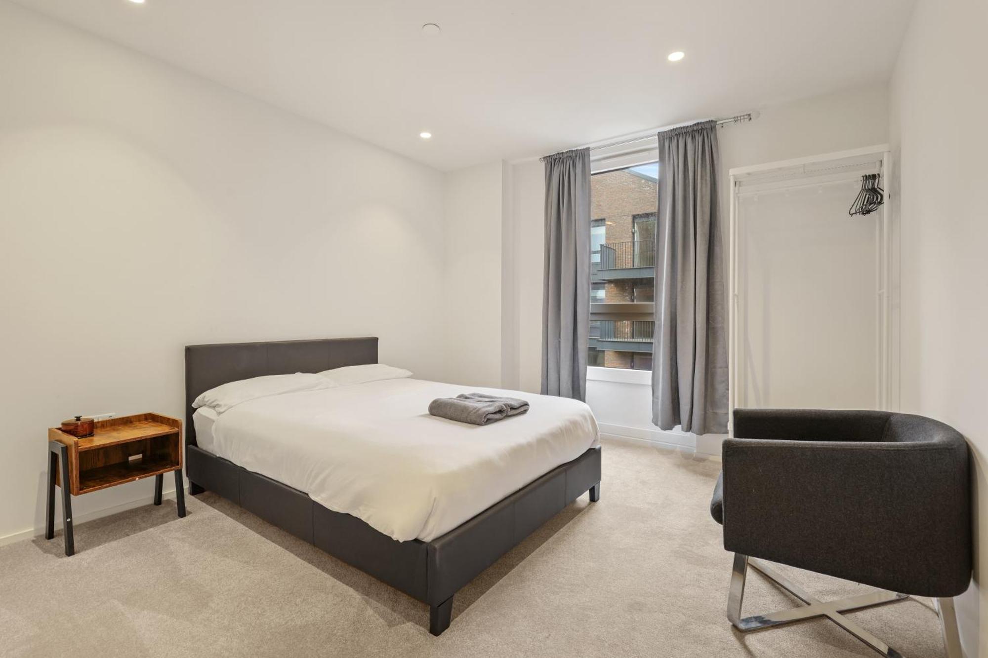 Excel Riverside 2 Bed Apartment London