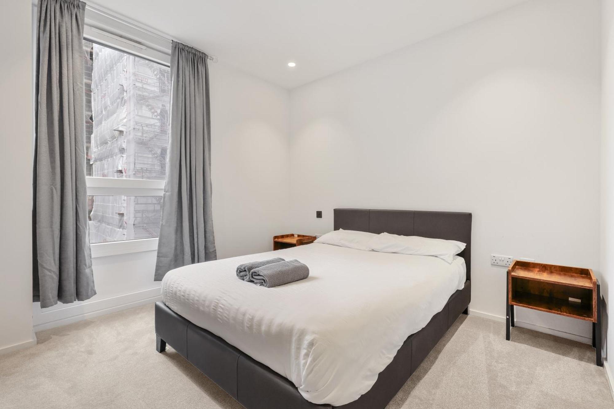Excel Riverside 2 Bed * London