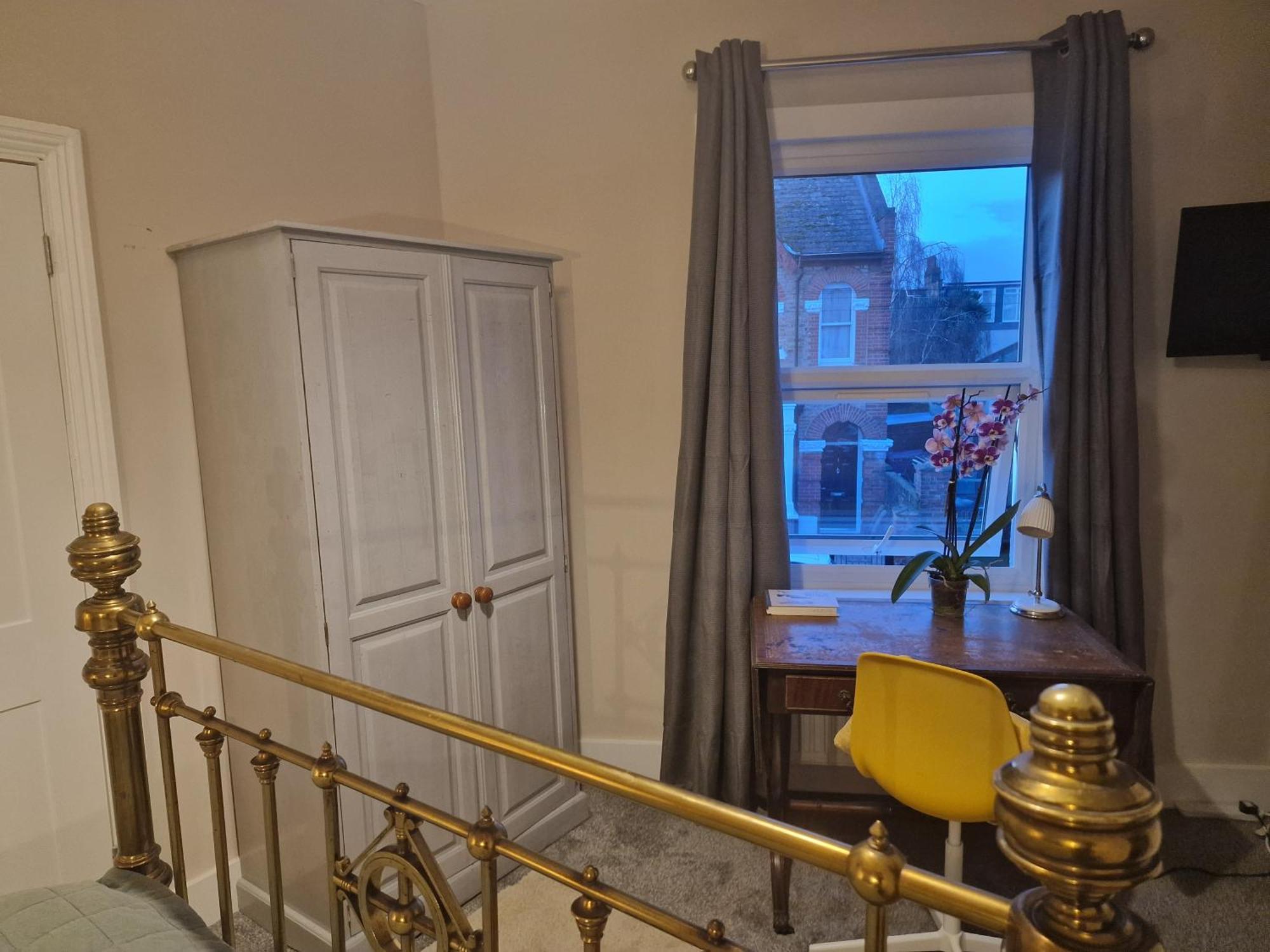 The Bean - Double Bedroom With Private Bathroom