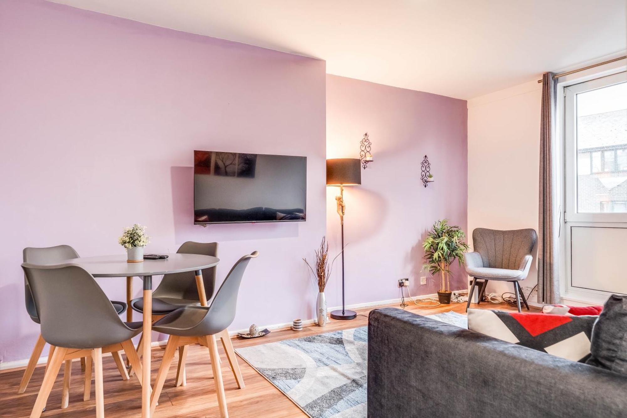 Leo's Place In Mile End 2 Double Beds, 1 Bunk Bed, Max 6, Spacious, Ideal For Families * London