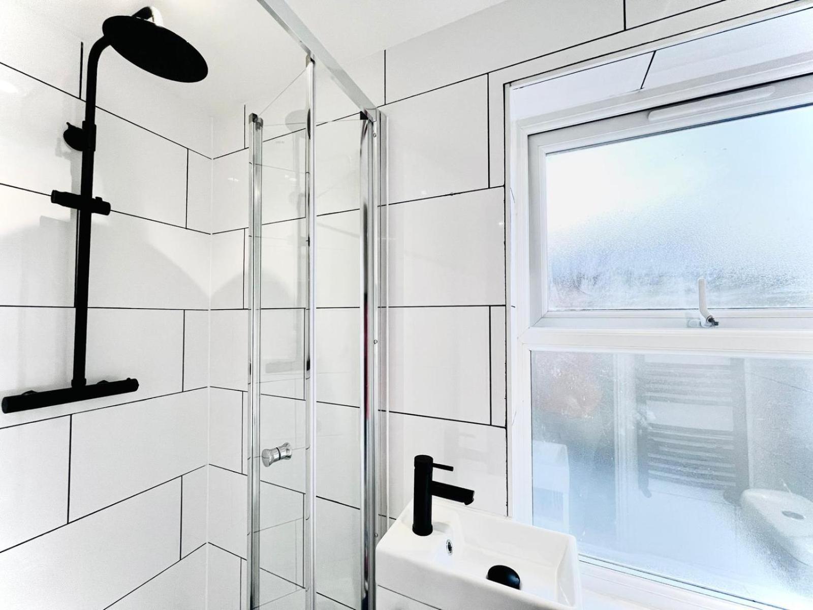 61 Studio, Ideal For Tourists High Recommend!!! Gjestgiverier London