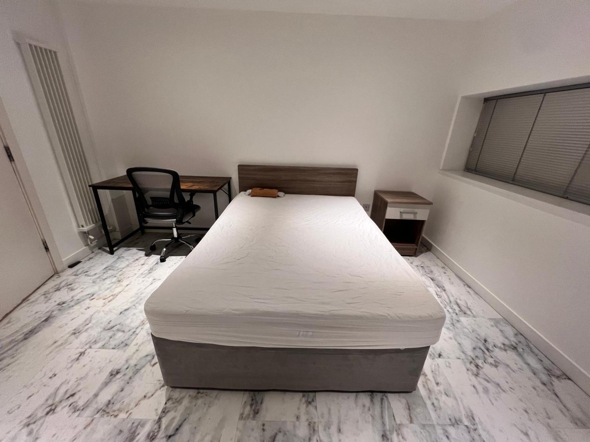 Deluxe Entire With 2x Bedrooms, 2x Bathrooms And A Big Living In The Olympic Park And Westfield At Stratford Leilighetshoteller London