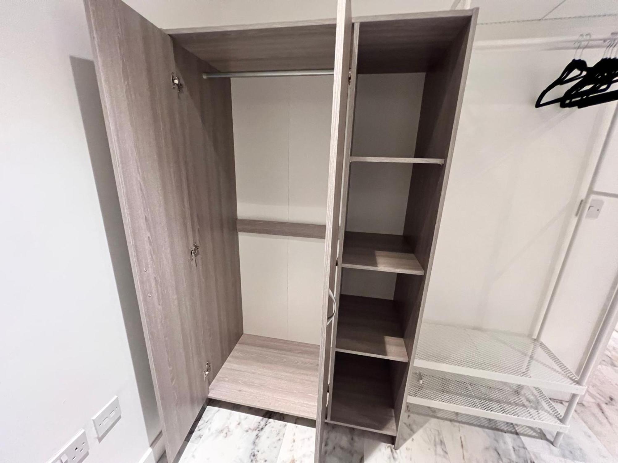 Deluxe Entire With 2x Bedrooms, 2x Bathrooms And A Big Living In The Olympic Park And Westfield At Stratford Leilighetshoteller *